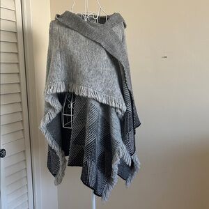 Elegant Geometric Women's Sweater Cape - One Size Fits All